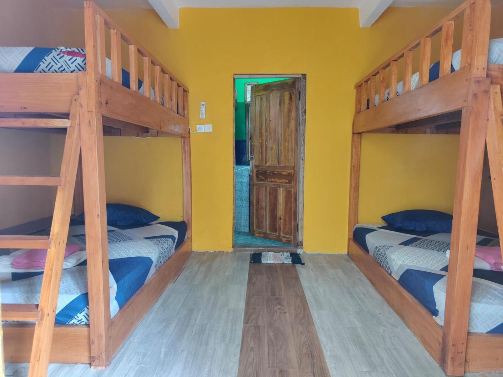 Fantastic B"N"B Hostel Gili Air Exterior photo