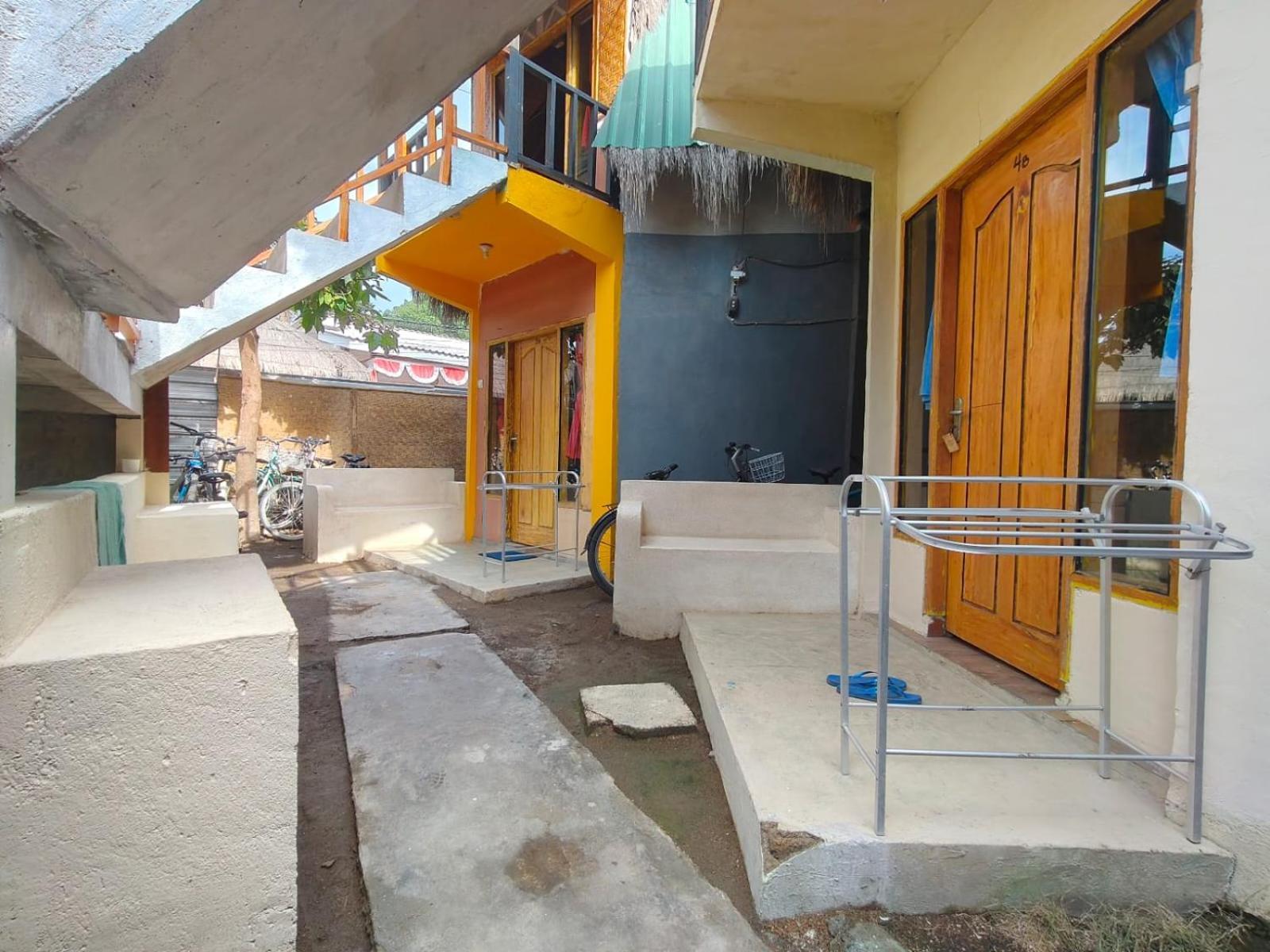 Fantastic B"N"B Hostel Gili Air Exterior photo