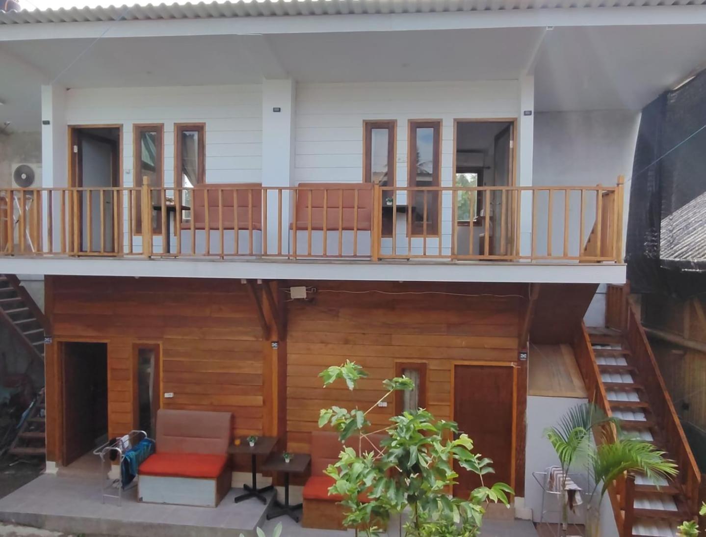 Fantastic B"N"B Hostel Gili Air Exterior photo